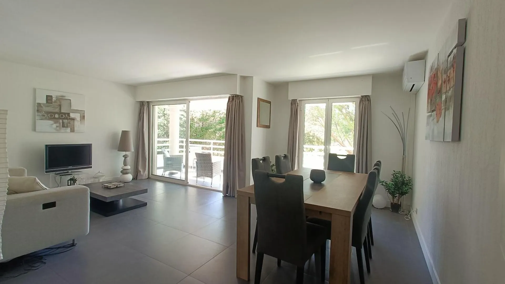 Property On Golf 0*, Saint-Raphael (Var)