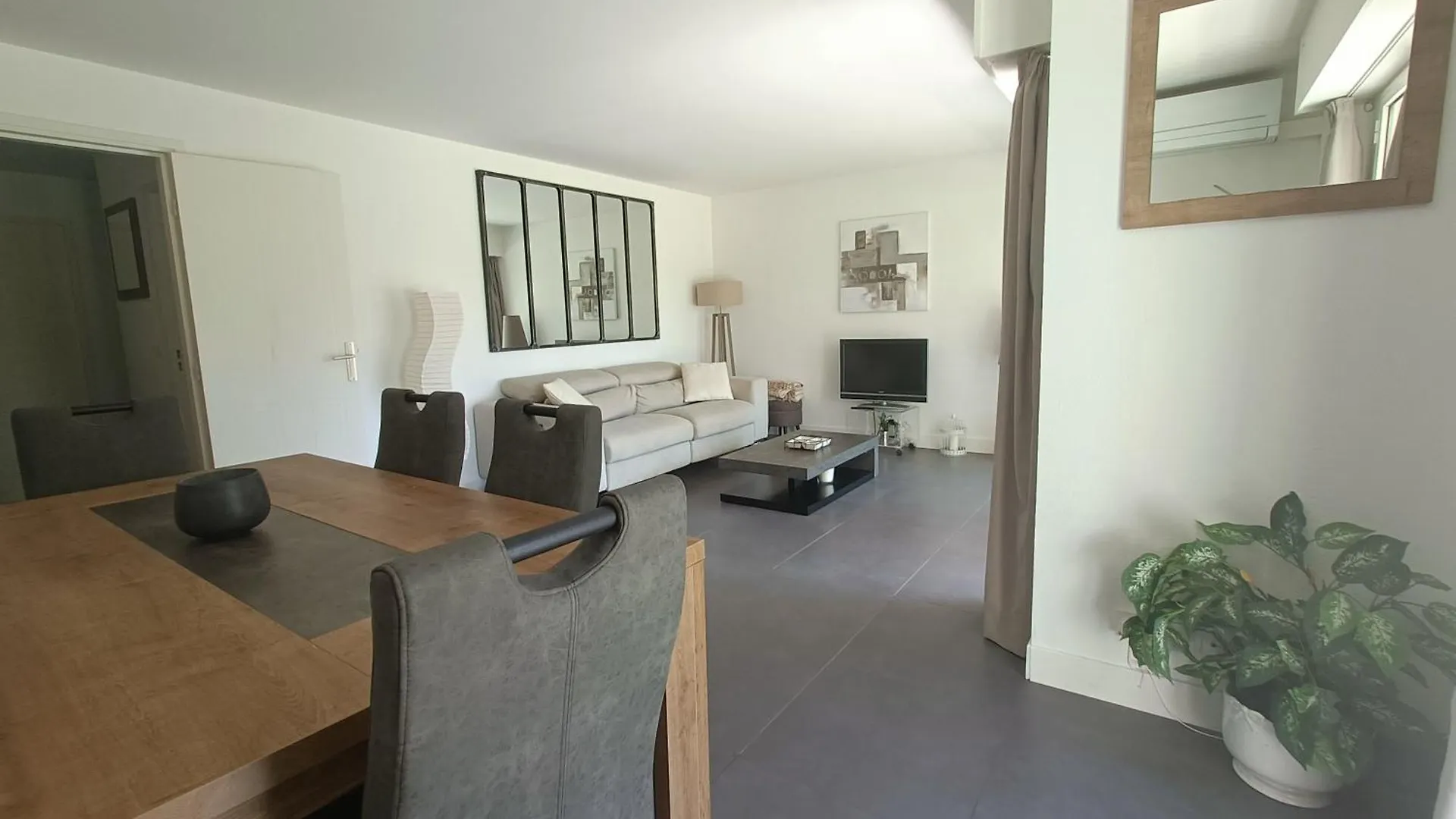 Property On Golf Saint-Raphael (Var)