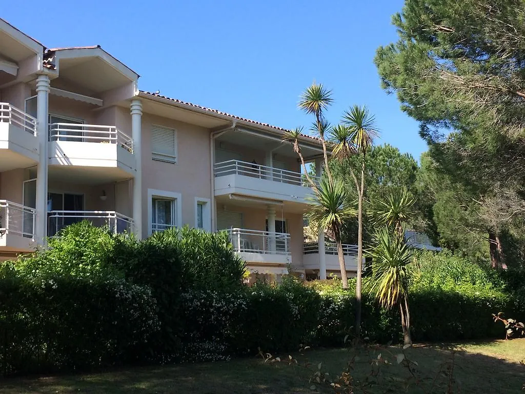 Appartement De Standing Sur Golf Apartment Saint-Raphael (Var)