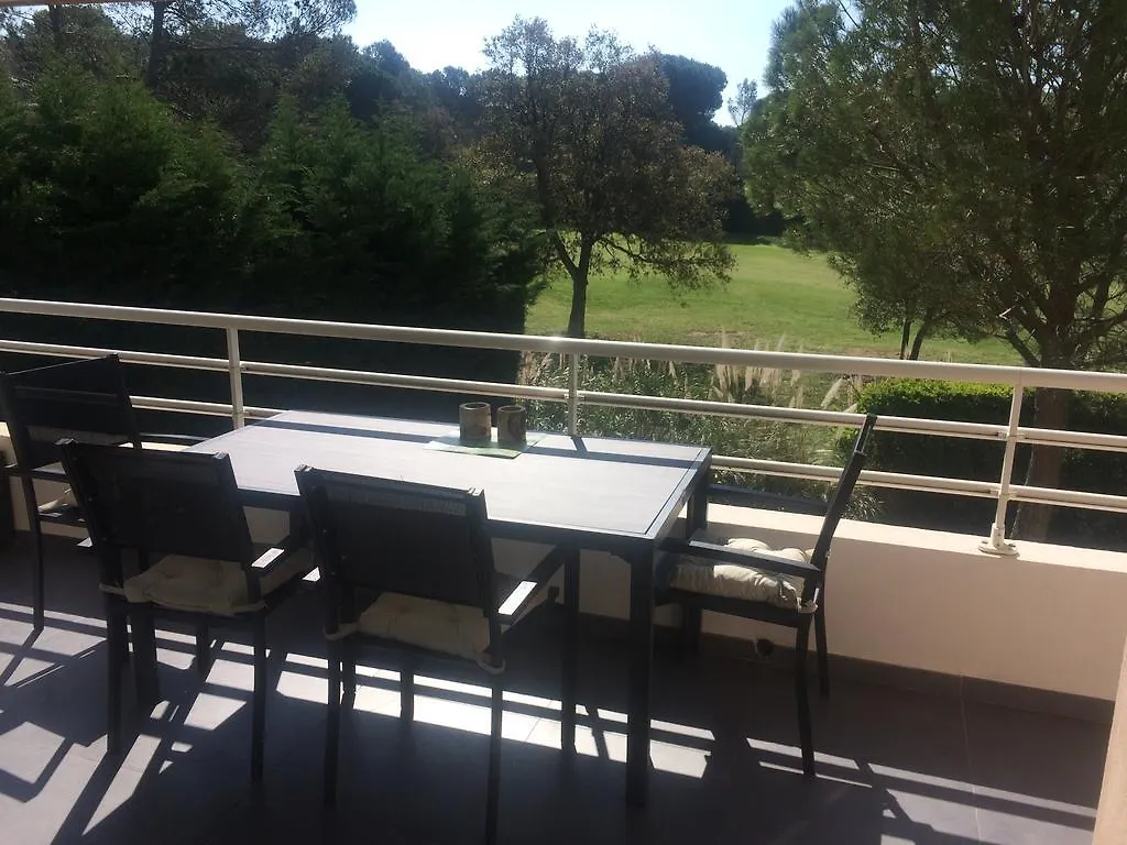 Appartement De Standing Sur Golf Apartment Saint-Raphael (Var)